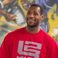 Lebron Rambah Layar Lebar