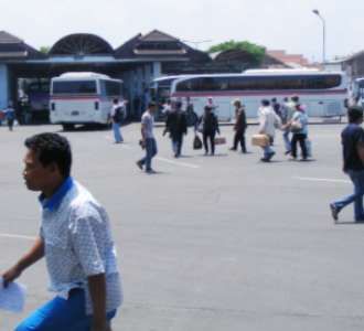 Terminal Leuwipanjang Sepi Pemudik