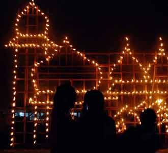 Lampu Colok Sambut Lailatul Qadar