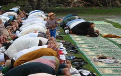 Masjid Istiqal Penuh Sesak