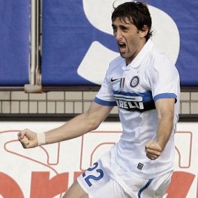 Dua Gol Milito Menangkan Inter