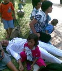 Pingsan, Dua Pengantre Sembako Dilarikan ke RSCM 