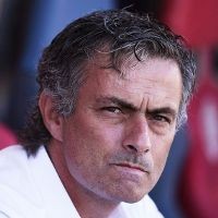 Mourinho Pilih Diam
