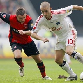 Imbang, Hamburg Masih Memimpin