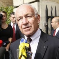 Renault Minta Maaf dan Terima Keputusan FIA 