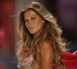  Gisele Bundchen Belajar Terbang di Saat Hamil