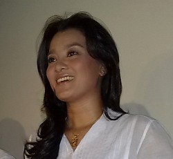 Lebaran Sederhana ala Marcella Zalianty 