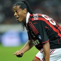 Ronaldinho Masih Penting bagi Milan