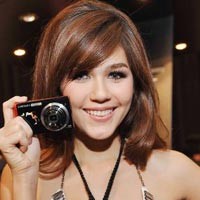 ST1000, Kamera Digital Facebook