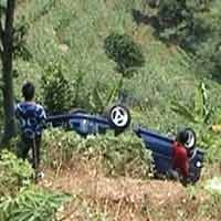 Mobil Masuk Jurang, 8 Orang Penumpang Selamat 