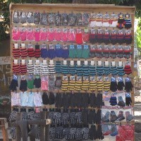 Pedagang Sarung Tangan Kecipratan Berkah Lebaran