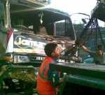 Avanza Seruduk Truk, Satu Tewas