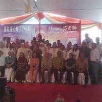 Reuni, Alumni SMA Negeri 6 Serahkan Peralatan Musik 