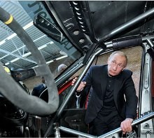 Raksasa Mobil Rusia Avtovaz Merampingkan Diri