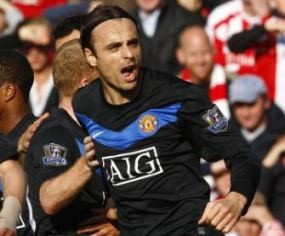 MU ke Puncak Klasemen