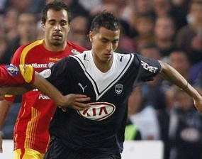 Arsenal Sudahi Perburuan Chamakh