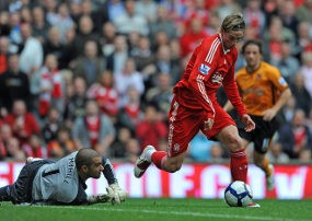Liverpool Pesta Gol, Torres Tiga Gol