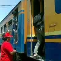 Hari Terakhir Arus Balik, KA Kertajaya Dijubeli Pemudik