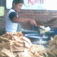 Gorengan Tempe Masih Diminati untuk Buah Tangan