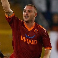 De Rossi Selamatkan Wajah Roma