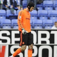 Kartu Merah untuk Cech Tepat