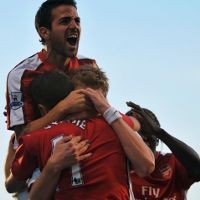 Van Persie Menangkan Arsenal