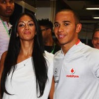 Hamilton & Nicole Mesra-mesra Saja