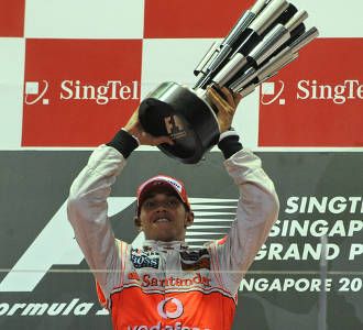 Hamilton Tak Terhentikan