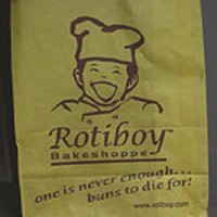 Tak Ada Uang Kembalian Roti Boy Margo City Menolak Pembeli 