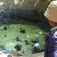 Sumur Tempat Lele Misterius Diyakini Terdapat Harta Karun Majapahit