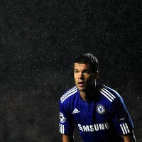 Datang Tanpa Dua Gelandang