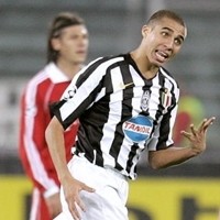 Nyonya Tua Sedikit di Atas Angin