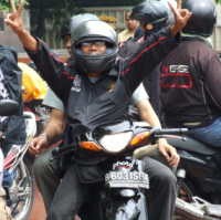Diberi Batu Hipnotis, Motor Ricky Raib