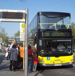  Tamasya dengan Bus Nomor 100