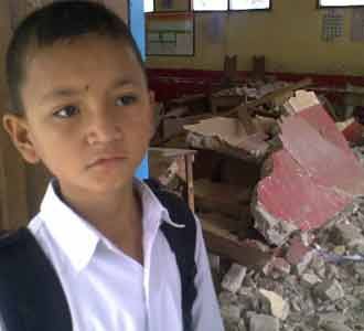 Belajar Ditenda Darurat