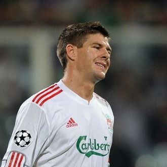 Si Merah Tertunduk di Artemio Franchi