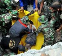 Evakuasi Korban Gempa