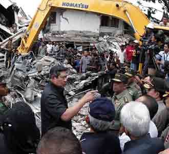 SBY Tinjau Evakuasi Gempa