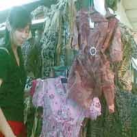 Toko Batik Banjir Pembeli, Warga Bersiap Pesta Batik