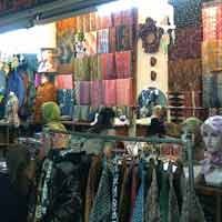 Pedagang Batik di PGS Kewalahan Layani Pembeli