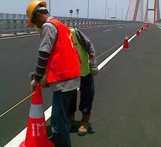 Suramadu Akan Dipasangi Kabel Optik