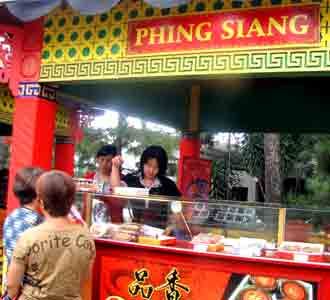 Phing Siang Eksis Menggarap Mooncake