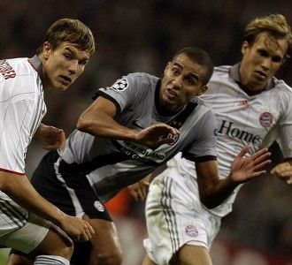 Kacamata di Allianz Arena