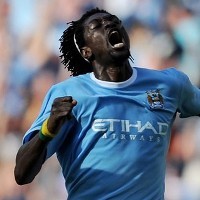 Adebayor Hadapi FA dengan Video Neville