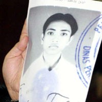 Jenazah Susilo Dimakamkan Dini Hari di Solo