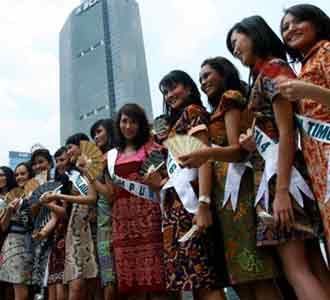  Berbatik di Bundaran HI