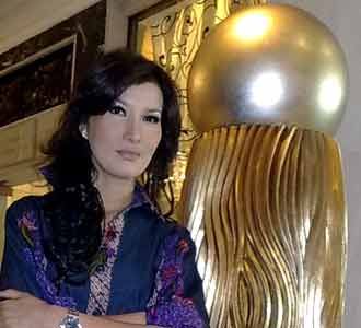 Arzetti Sulit Hubungi Keluarga Pasca Gempa