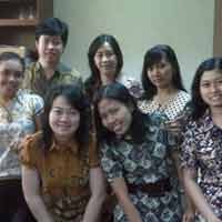 Syukuri Batik Milik Indonesia, Karyawan Berbatik Ria