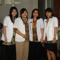 Karyawan dan Klien Kompak Pakai Batik!