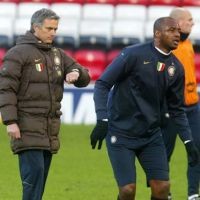 Mourinho Coba Redam Keluhan Vieira